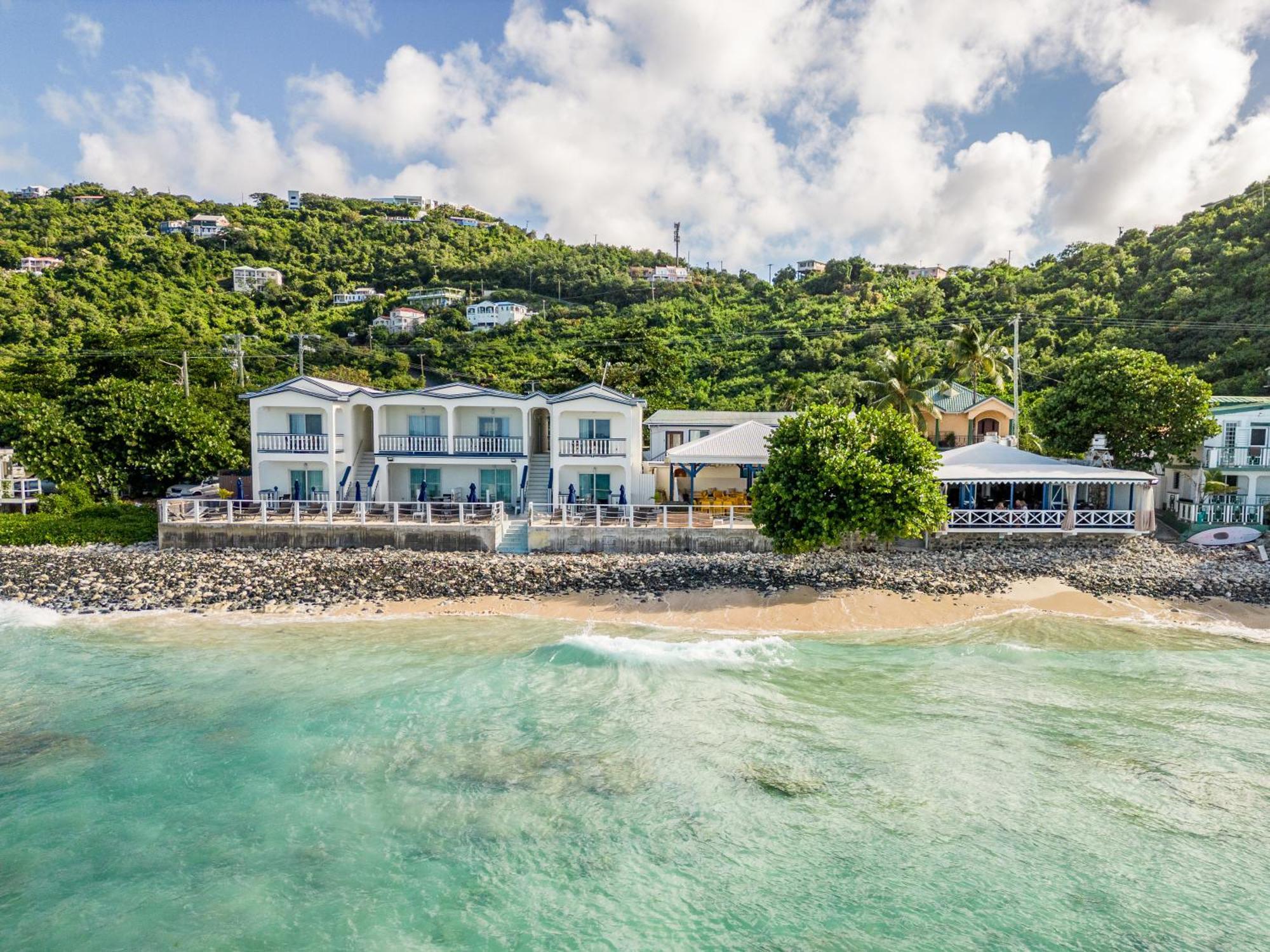 Sebastian'S On The Beach Hotel Freshwater Pond Exterior photo