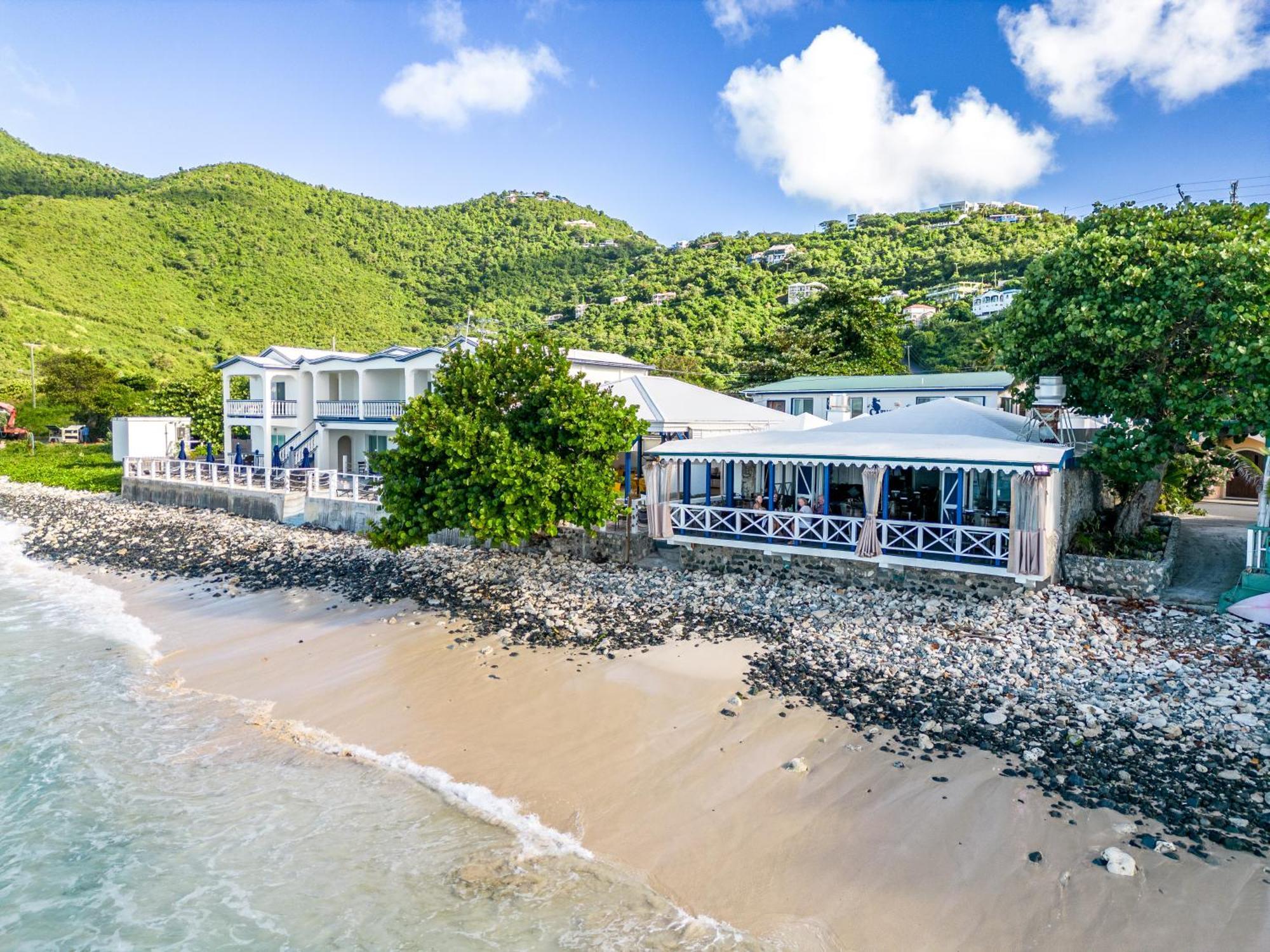 Sebastian'S On The Beach Hotel Freshwater Pond Exterior photo